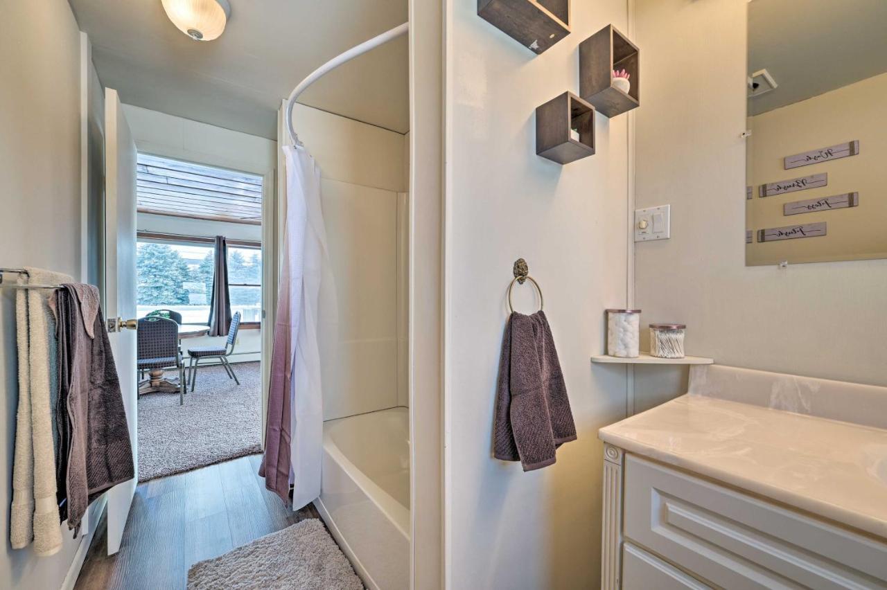 Cozy Tawas City Home With Views Of Lake Huron! Exterior foto